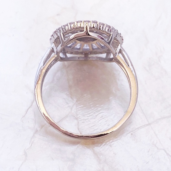 Silver Tone Round Clear AAA+ CZ Ring NWOT SZ 8 - Picture 3 of 5